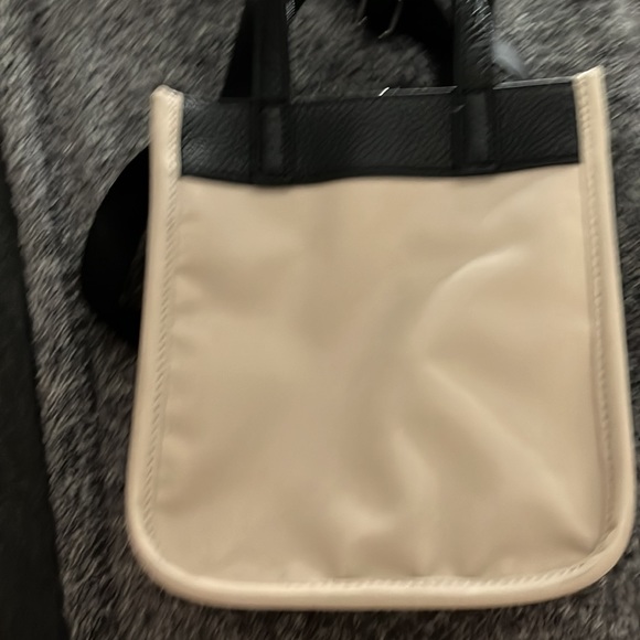Lululemon purse/ shoulder bag/handbag - Picture 2 of 3